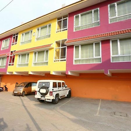 Mmr Holiday Inn أوتي المظهر الخارجي الصورة