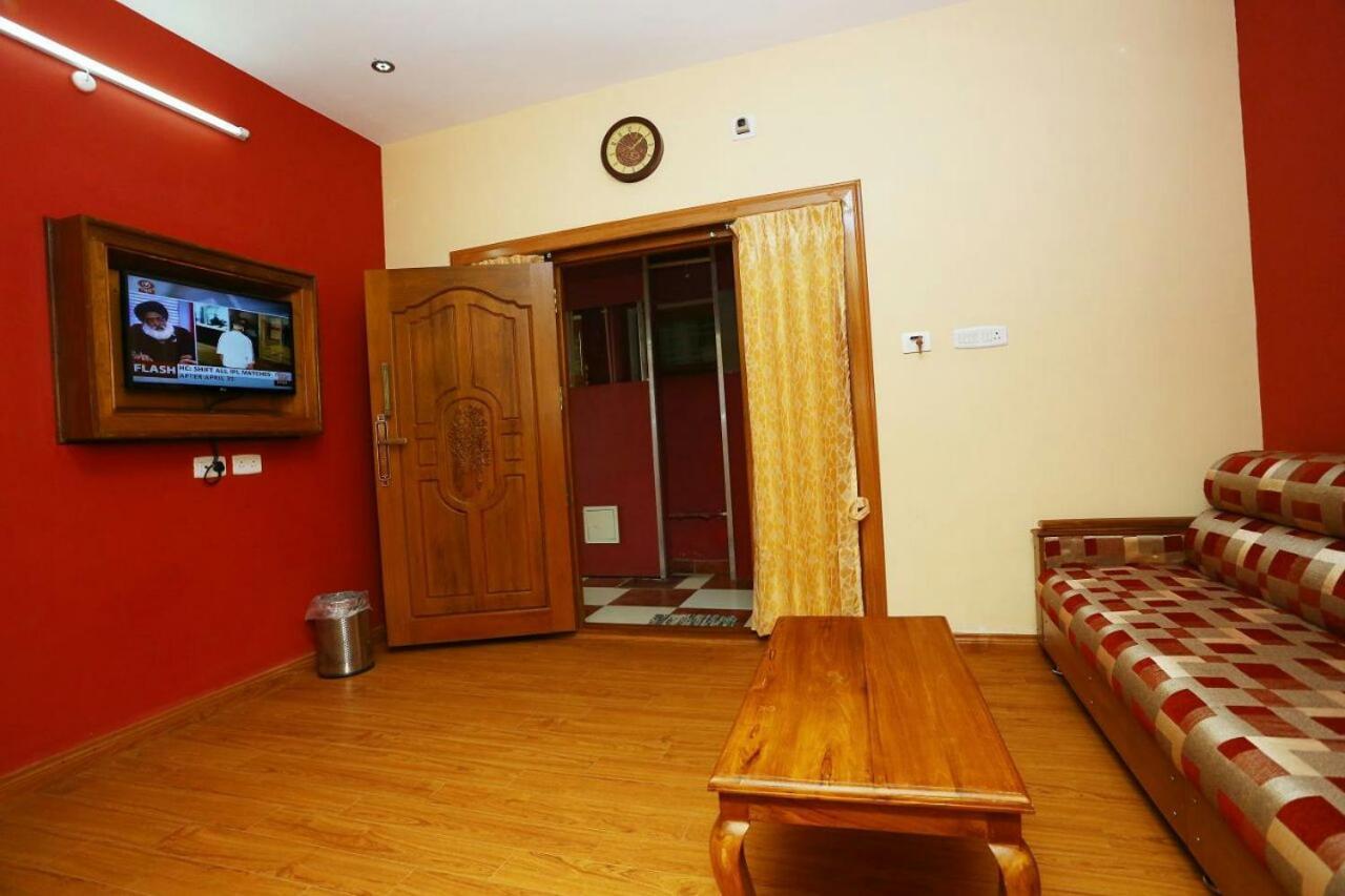 Mmr Holiday Inn أوتي المظهر الخارجي الصورة